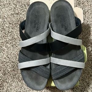 Women’s Naot Sandals